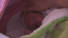 Pri vítaní bábätka v Brezne dostávajú rodičia stovky eur. Inde môžu iba ticho závidieť