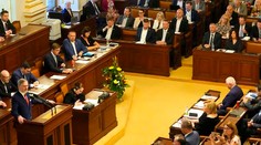 Vláda českého premiéra Fialu pokračuje, opozícii sa ju zvrhnúť nepodarilo