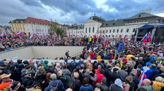 Pred Prezidentským palácom protestovali proti súčasnej vláde