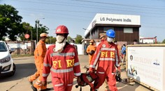 Únik plynu z indickej továrne si vyžiadal najmenej päť životov a stovky zranených