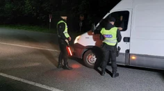 Českí policajti zachytili krátko po zavedení kontrol na hranici so Slovenskom desiatky migrantov