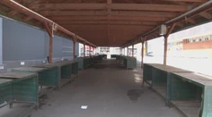 Trhovníci majú zeleninu na predaj, no trhy musia ostať zatvorené. Opatrenia sa im nepáčia