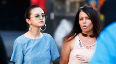 Selena sa vrátila k Bieberovi, prišla preto o mamu. Tá skončila v nemocnici