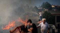 Známa destinácia v plameňoch: Lesné požiare vypukli v celej krajine, hlásia desiatky zranených