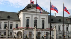 Ako vidia voľby stávkové kancelárie? Kurz na jedného z kandidátov sa za posledné týždne desaťnásobne znížil