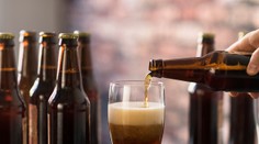 Pivo z odpadovej vody zožalo úspech. Výrobcovia ním chcú upozorniť na zbytočné plytvanie