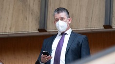 Aj tretí pokus o odvolávanie Mikulca v parlamente presunuli na riadnu schôdzu