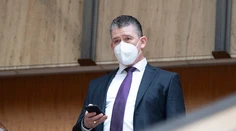 Aj tretí pokus o odvolávanie Mikulca v parlamente presunuli na riadnu schôdzu