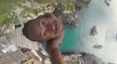 Milimetrová presnosť: Video vám odhalí, čo sa deje pod vodou po 30-metrovom skoku