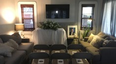 Za dverami čakalo morbídne prekvapenie: Narodeninový oslávenec sa ocitol na vlastnom pohrebe