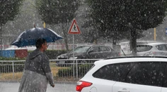 Intenzívne búrky aj s krúpami sa ženú na stred a juh Slovenska