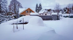 Do niektorých kútov Slovenska dorazila rozprávková zima. Pozrite si fotky z najzasneženejších obcí
