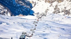 VIDEO: Tragický pád lavíny vo Švajčiarsku. Zo snehu vytiahli tri telá