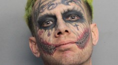 Potetovaný  muž so zbraňou vystrašil ľudí v Miami