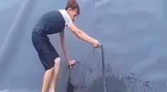 VIDEO: Súboj muža s hadom má prekvapivý koniec. Takýto zvrat by ste nečakali