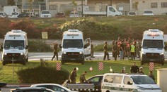 Hamas prepustil prvú veľkú skupinu rukojemníkov. Sú medzi nimi Izraelčania aj Thajčania