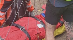 Pri intenzívnej búrke sa vážne zranilo dievča (15). Tínedžerku zasiahol odlomený konár