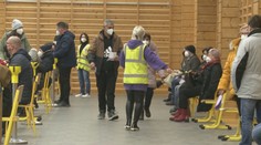 Štát vyzýva ľudí, aby sa očkovali, no nie všade im dokáže zabezpečiť vakcínu
