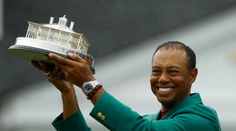 Tiger Woods sa definitívne vrátil medzi elitu. Na titul z Masters čakal rekordných 14 rokov