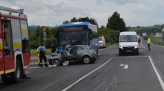 Vážna nehoda na Orave: Zrážka autobusu s autom