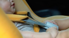 Češka nechala dieťa v rozpálenom aute a odišla do kaderníctva. Batoľa skončilo v nemocnici