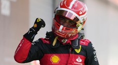 V Rakúsku patrí prvenstvo Leclercovi, druhé Ferrari skončilo v plameňoch