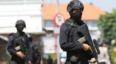 Najprv kostoly, teraz policajná stanica. V Indonézii opäť útočili členovia rodiny