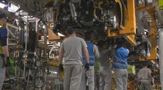 Trnavská automobilka chce údajne prepustiť 500 zamestnancov. Vedenie podniku to vysvetľuje inak