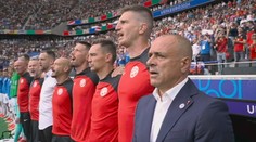 VIDEO: Tréner Calzona prekvapil. Pozrite si, ako spieval slovenskú hymnu