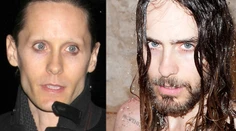 Z vychudnutej trosky opäť fešák! Jared Leto nahý v sprche