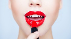 Ako si správne nalíčiť pery