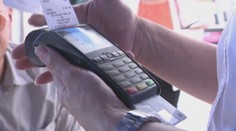 Platíte na dovolenke všetko kreditnou kartou? Tieto rady vám ušetria nemalé peniaze