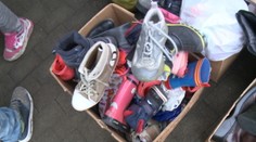 Máte doma oblečenie, ktoré už nik nenosí? Nevyhadzujte ho, tu je vianočný tip