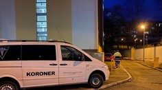 Dvaja ľudia vypadli z okien vysokoškolských internátov v Prahe. Študentka to neprežila