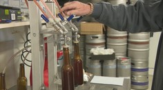 Pozrite sa, ako sa v Starej Turej vyrába jeden z najobľúbenejších nápojov na svete