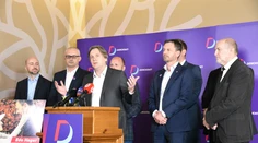 Hegerovi Demokrati sa spojili s ďalšou stranou. Predstavili aj nové tváre