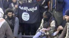 Zverejnili zábery, ako mužovi odťali ruku