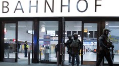 V Düsseldorfe vyčíňal šialenec so sekerou, zranil sedem ľudí