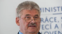 Vláda nesúhlasí s odvolaním Richtera, SNS sa zdržalo