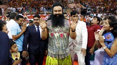 Okázalý indický guru pozná svoj trest. Za znásilnenie strávi 20 rokov za mrežami