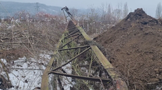 Káble potrhal pri páde zhrdzavený stožiar. Vo Zvolene porucha s dodávkou elektriny pár dní potrvá