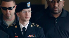 Obama udelil milosť najznámejšej vojačke Chelsea Manningovej