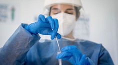 Ktorá veková skupina je najviac ohrozená opätovným nakazením covidom? Odpoveď dala štúdia