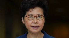 Správkyňa Hongkongu pohrozila zásahom čínskej armády