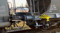 Mladík vyliezol v Galante na vlak. Po zásahu silou 25-tisíc voltov zomieral pred očami priateľky