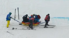 Ťažký pád v semifinále snoubordkrosu. Favorit na nosidlách