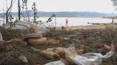 Brehy Zemplínskej Šíravy sa zmenili na smetisko. Kompetentní tvrdia, že sú bezmocní