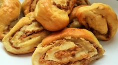 RECEPT NA DNES: Oškvarkové slimáky