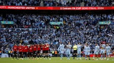 Druholigista trápil diablov, zmazal trojgólové manko. FA Cup však bude mať manchesterské finále