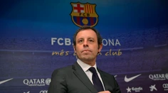 Bývalého prezidenta Barcelony Sandra Rosella priviedli v putách na súd